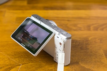 Samsung NX Mini (3).jpg